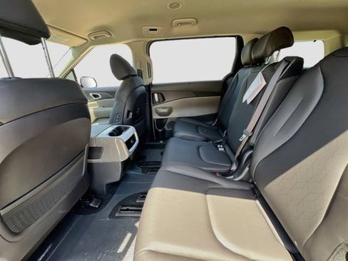 New 2026 Kia Carnival EX FWD image 25