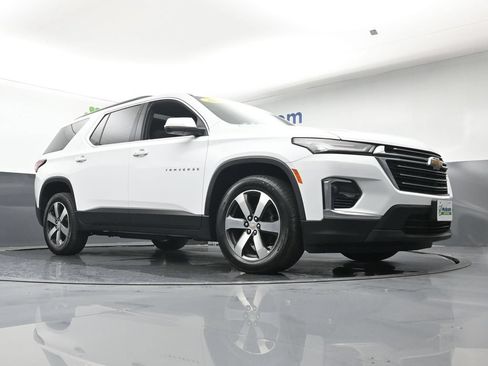 Used 2023 Chevrolet Traverse LT w/ LT Premium Package AWD/4WD image 30
