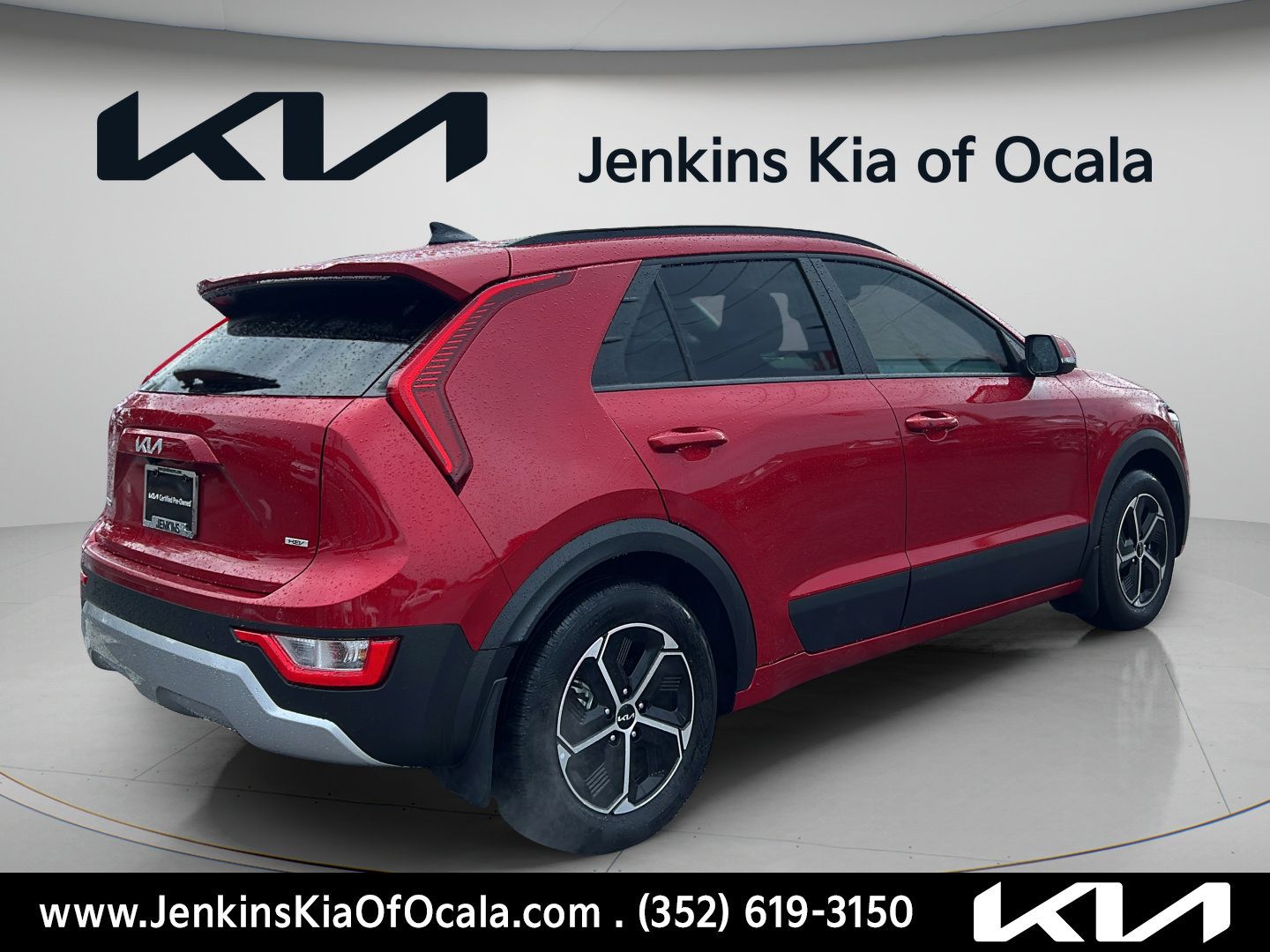 Certified 2024 Kia Niro EX FWD image 3