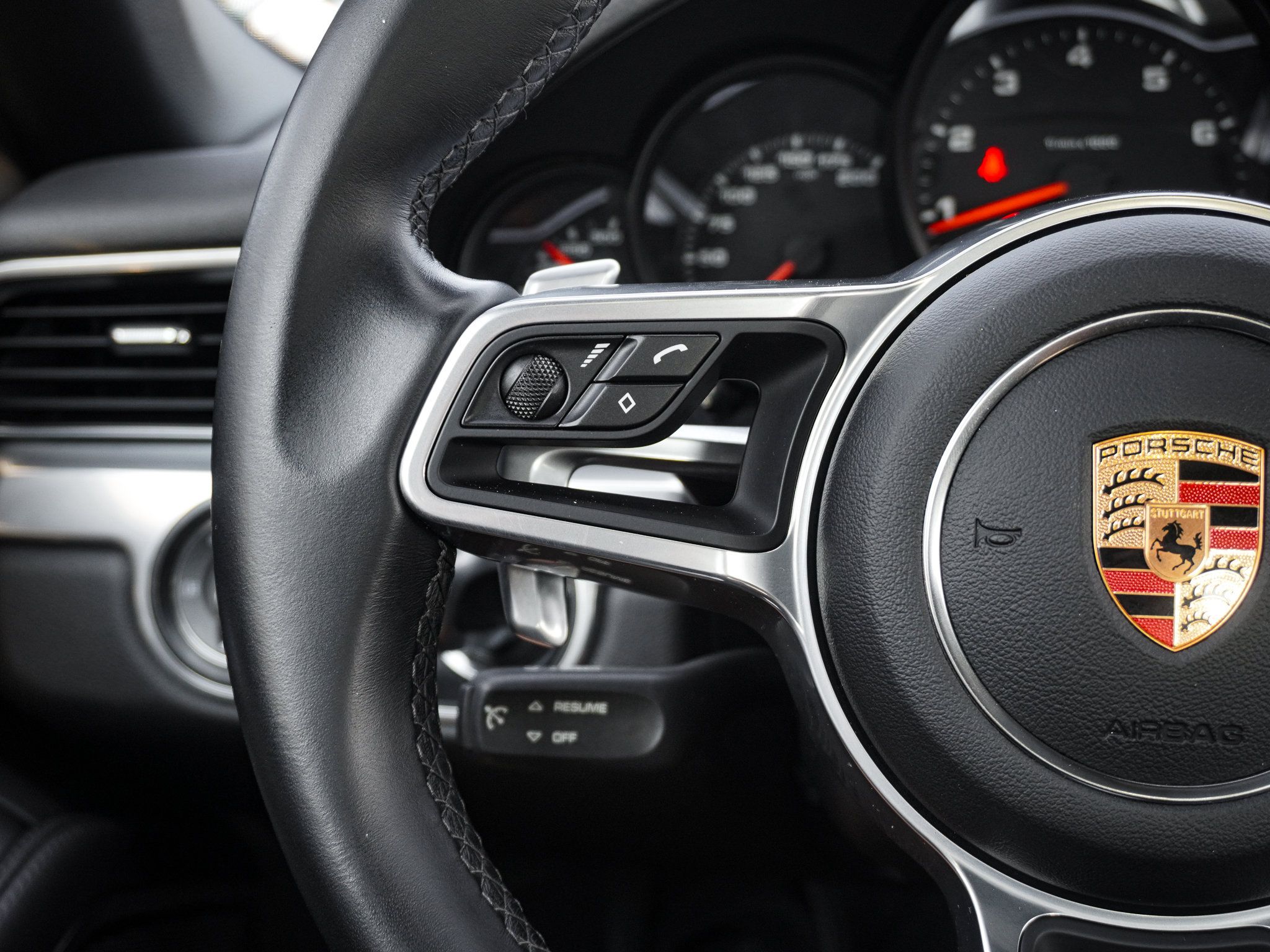 Used 2019 Porsche 911 Carrera RWD image 19