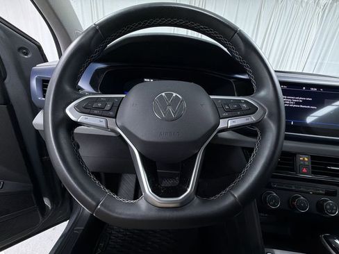 Used 2022 Volkswagen Taos SE w/ Driver Assistance Package AWD/4WD image 16