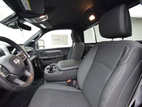New 2026 RAM 2500 Tradesman AWD/4WD image 11