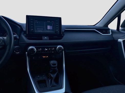 Used 2019 Toyota RAV4 XLE w/ Convenience Package FWD image 22
