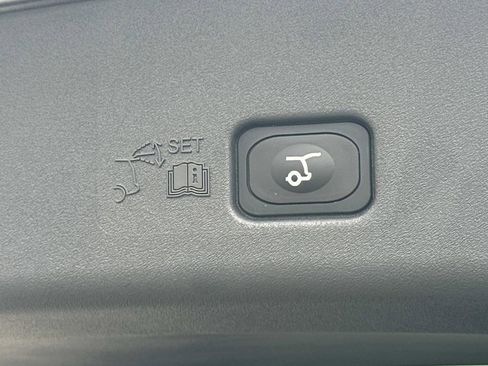 New 2025 Lincoln Nautilus Premier w/ Equipment Group 102A image 19