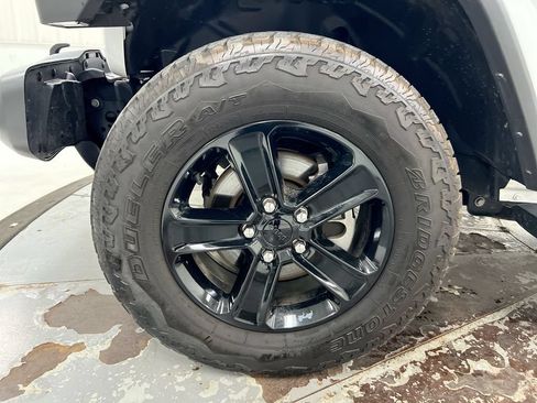 Used 2023 Jeep Wrangler Unlimited Sahara AWD/4WD image 27