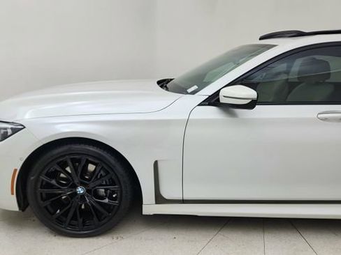 Used 2022 BMW 740i w/ M Sport Package image 9