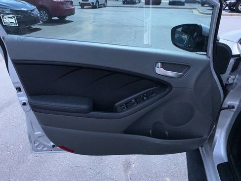 Used 2017 Kia Forte LX w/ LX Popular Package FWD image 2
