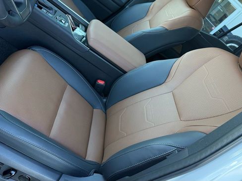 Used 2025 Lexus GX 550 w/ Accessory Package (Z1) image 35