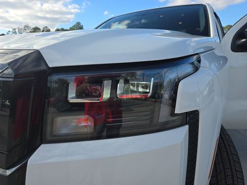 New 2026 Nissan Frontier SV w/ Tow Package RWD image 33