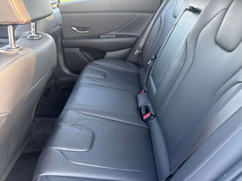 Used 2025 Hyundai Elantra Limited image 25