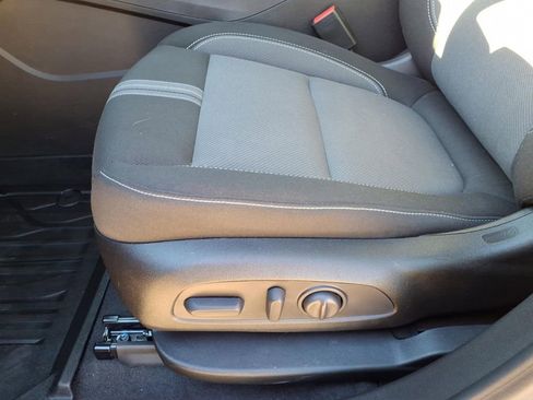 Used 2025 Chevrolet Blazer LT w/ Convenience Package image 13