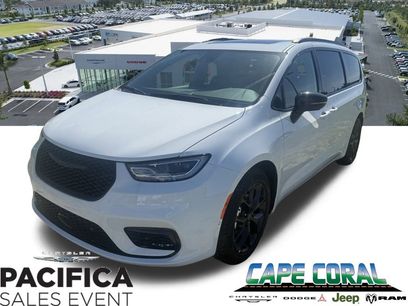 New 2025 Chrysler Pacifica Limited