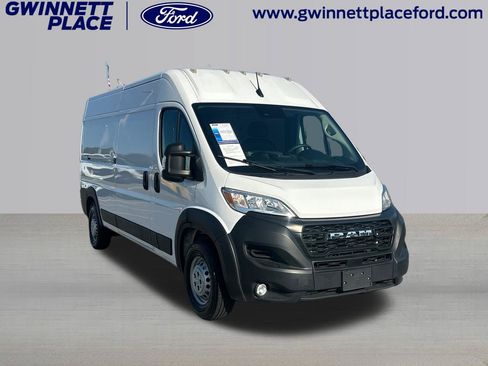 Used 2025 RAM ProMaster 2500 w/ Convenience Group FWD image 3