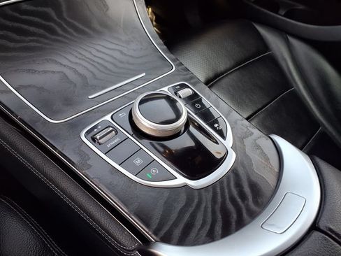 Used 2018 Mercedes-Benz GLC 300 4MATIC Coupe image 18