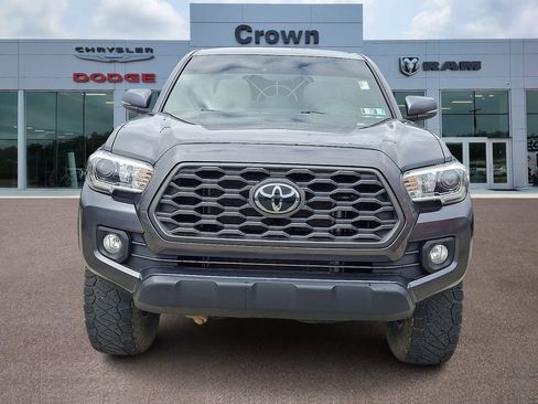 Used 2022 Toyota Tacoma TRD Off-Road w/ Technology Package image 2