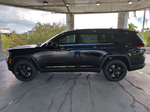 New 2025 Jeep Grand Cherokee L Altitude AWD/4WD image 8