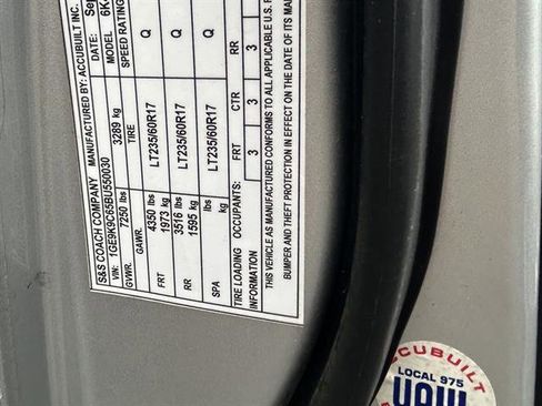 Used 2011 Cadillac DTS Limousine image 28