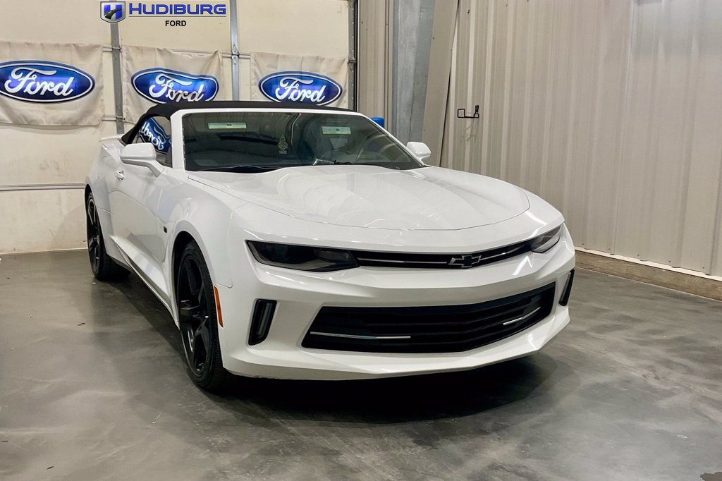Used 2017 Chevrolet Camaro LT RWD image 1