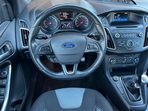 Used 2017 Ford Focus ST FWD image 13