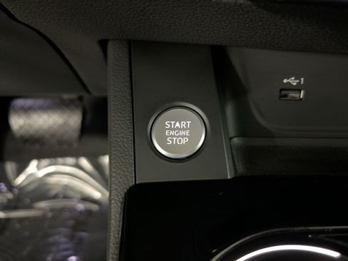 Used 2021 Audi A4 2.0T Premium w/ Convenience Package image 27