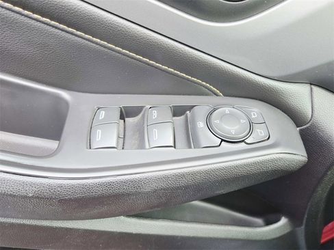 Used 2018 Chevrolet Traverse LT image 39