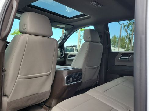 Used 2024 GMC Sierra 1500 SLT w/ SLT Premium Plus Package AWD/4WD image 16