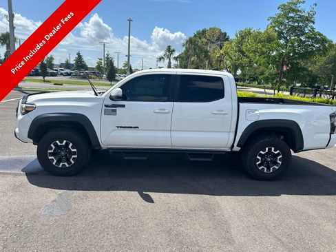 Used 2020 Toyota Tacoma TRD Off-Road w/ Technology Package AWD/4WD image 2