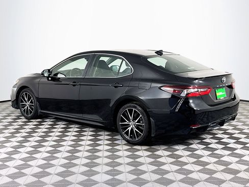 Used 2024 Toyota Camry SE w/ Cold Weather Package image 6