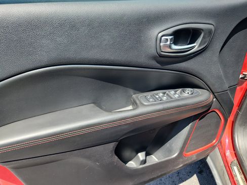 Used 2018 Jeep Compass Trailhawk AWD/4WD image 13