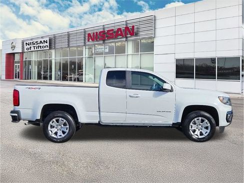 Used 2022 Chevrolet Colorado LT w/ Fleet Safety Package image 8