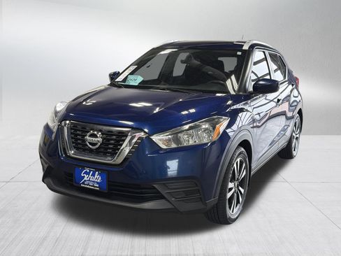 Used 2019 Nissan Kicks SV FWD image 3