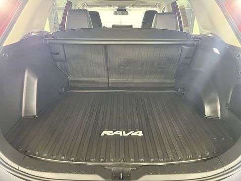 Used 2022 Toyota RAV4 XLE Premium image 25