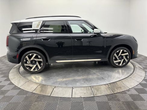 Used 2025 MINI Cooper Countryman S w/ Comfort Package Max image 17