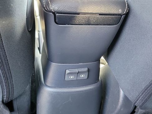 Used 2022 Nissan Kicks S FWD image 23