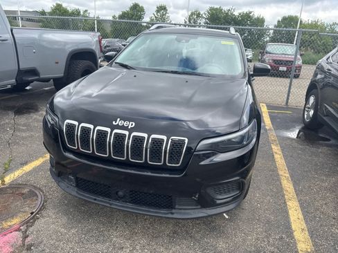 Used 2021 Jeep Cherokee Latitude FWD image 24