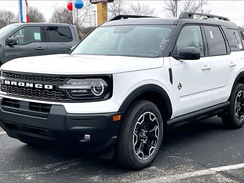 New 2025 Ford Bronco Sport Outer Banks image 2