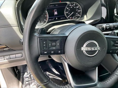 Used 2024 Nissan Pathfinder SV AWD/4WD image 23