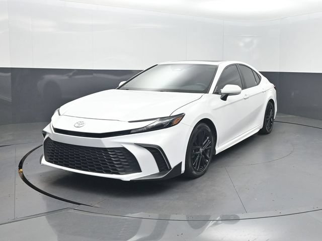 Used 2025 Toyota Camry SE w/ Convenience Package FWD image 2