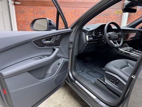 Used 2025 Audi Q7 3.0T Premium Plus image 9