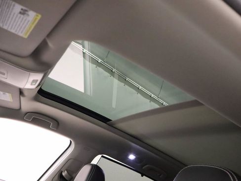 Used 2022 Volkswagen Atlas SE w/ Panoramic Sunroof Package FWD image 17