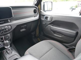 Used 2025 Jeep Wrangler Unlimited Rubicon AWD/4WD video 4