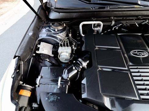 Used 2017 Subaru Outback 3.6R Limited image 31