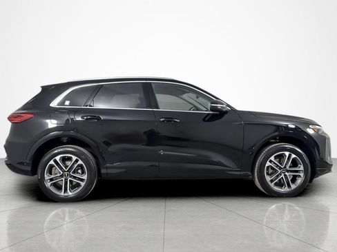 Used 2025 Audi Q5 Premium w/ 19" Wheel Package AWD/4WD image 6