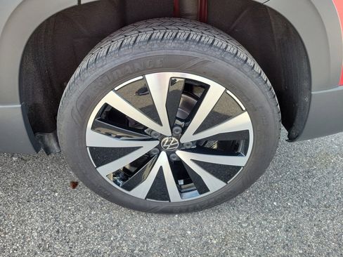 Certified 2023 Volkswagen Taos SE w/ Panoramic Sunroof Package image 31