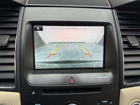 Used 2015 Ford Taurus SEL w/ Equipment Group 201A image 18