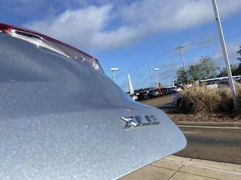 Used 2019 Toyota Highlander XLE image 56