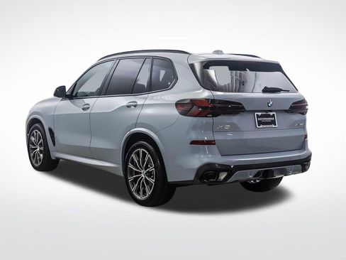 New 2026 BMW X5 xDrive40i w/ M Sport Package AWD/4WD image 3