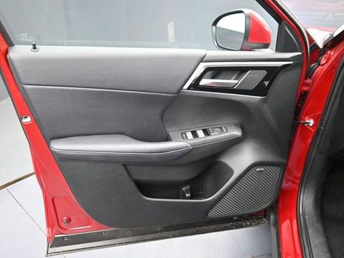 Used 2025 Mitsubishi Outlander SE FWD image 16
