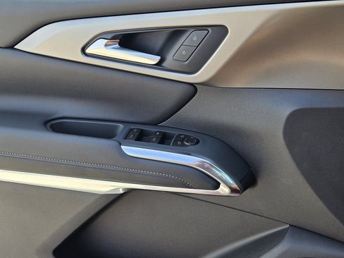 New 2027 Chevrolet Traverse LT FWD image 23