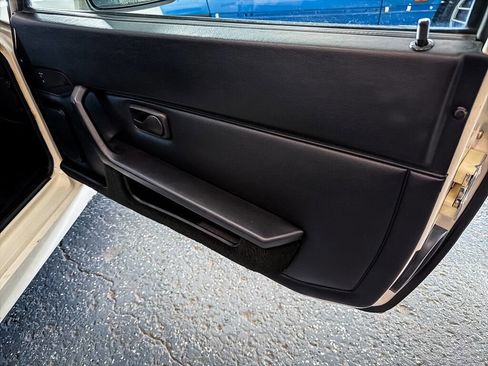 Used 1989 Porsche 944 S2 image 26